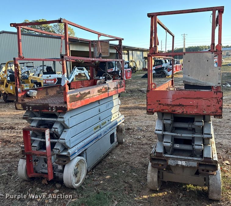 image for item ET7435 (2) Skyjack SJIII 3226 scissor lifts