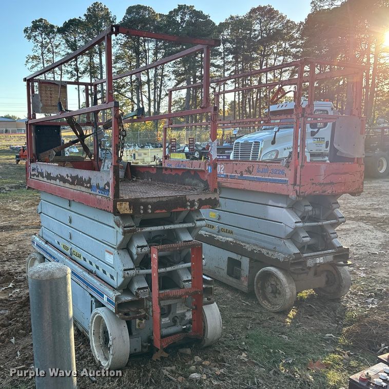 image for item ET7435 (2) Skyjack SJIII 3226 scissor lifts