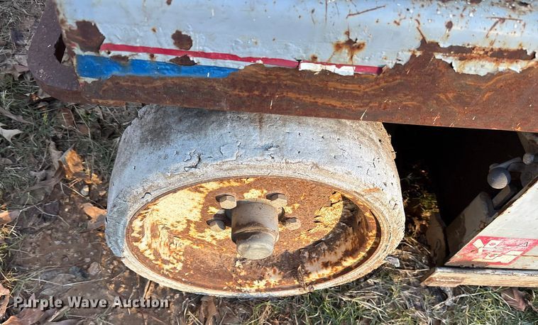 image for item ET7435 (2) Skyjack SJIII 3226 scissor lifts