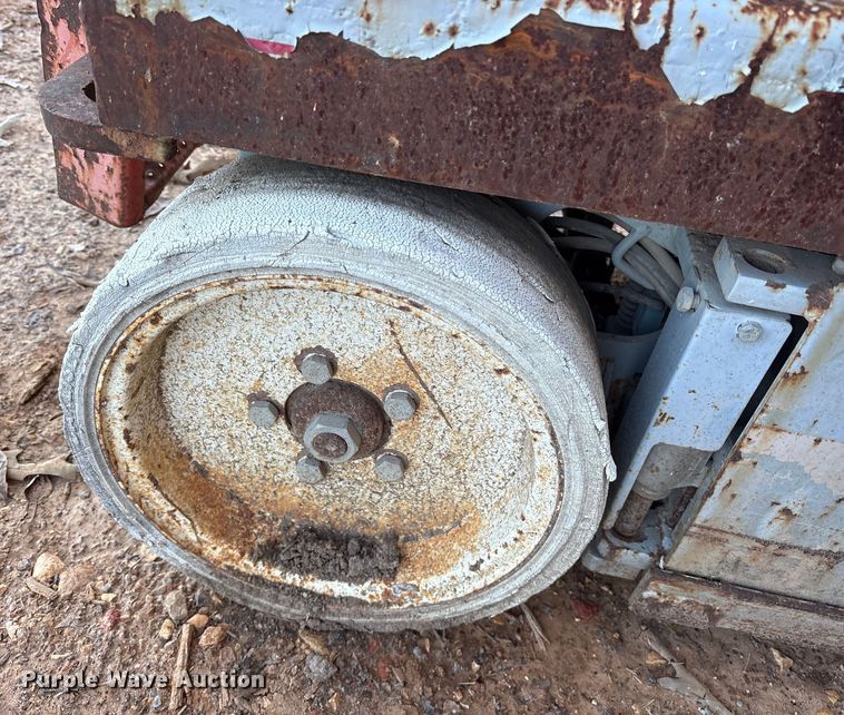 image for item ET7435 (2) Skyjack SJIII 3226 scissor lifts