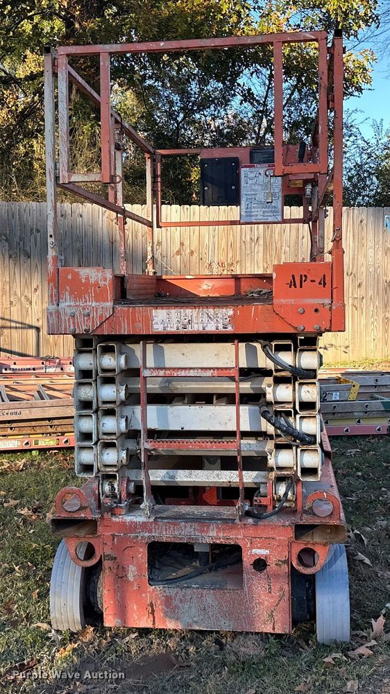 image for item ET7437 2010 Snorkel S3246 scissor lift