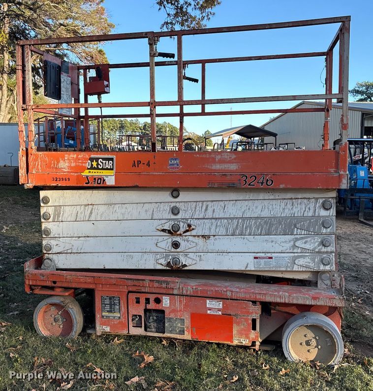 image for item ET7437 2010 Snorkel S3246 scissor lift
