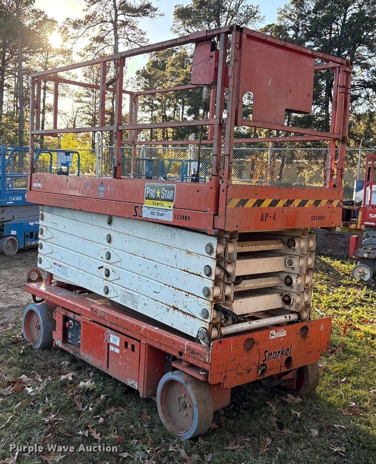 image for item ET7437 2010 Snorkel S3246 scissor lift