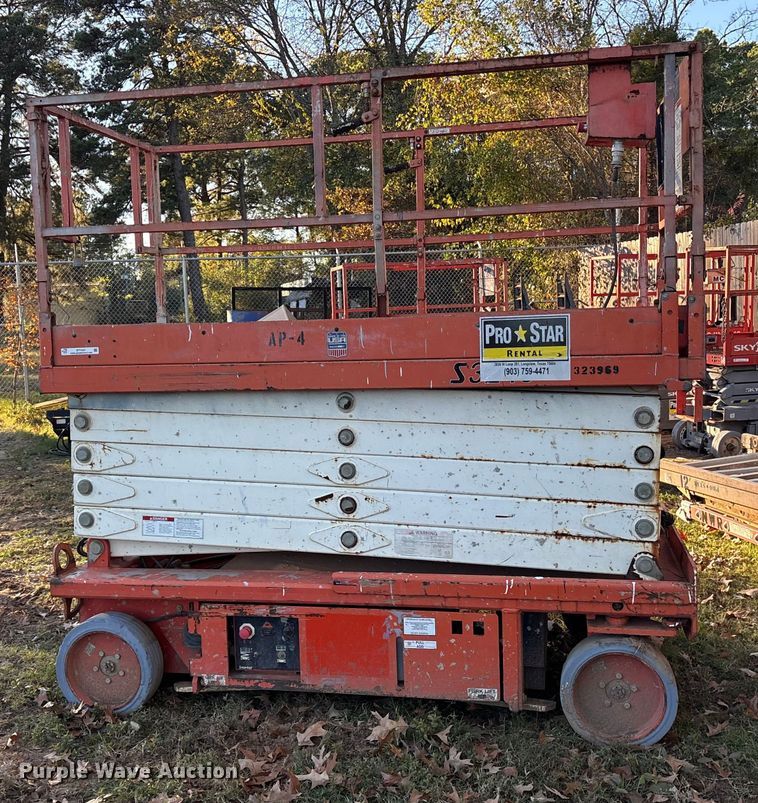 image for item ET7437 2010 Snorkel S3246 scissor lift