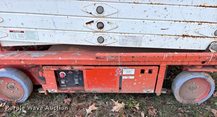 image for item ET7437 2010 Snorkel S3246 scissor lift