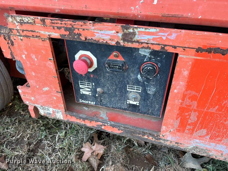 image for item ET7437 2010 Snorkel S3246 scissor lift