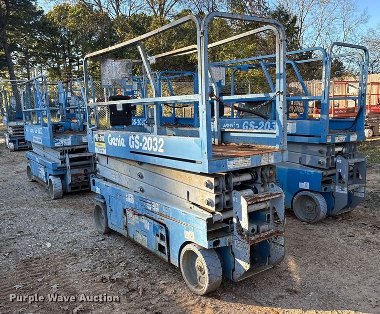 image for item ET7438 (4) Genie GS-2032 scissor lifts