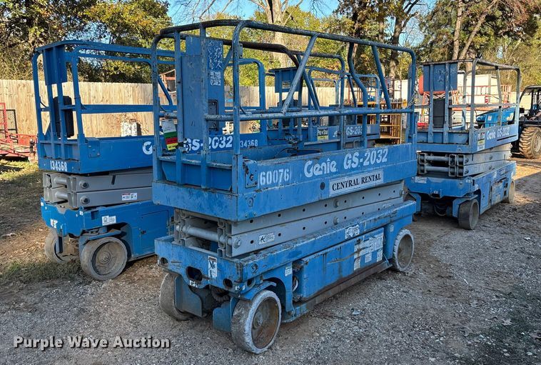 image for item ET7438 (4) Genie GS-2032 scissor lifts