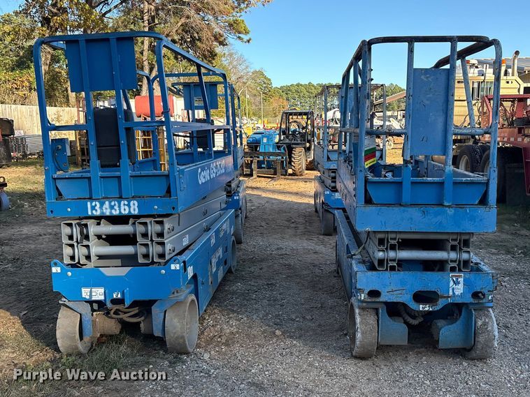 image for item ET7438 (4) Genie GS-2032 scissor lifts