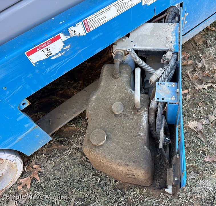 image for item ET7438 (4) Genie GS-2032 scissor lifts