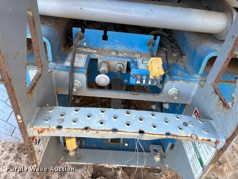 image for item ET7438 (4) Genie GS-2032 scissor lifts