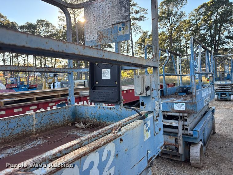 image for item ET7438 (4) Genie GS-2032 scissor lifts