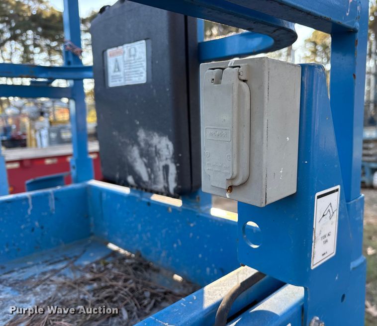 image for item ET7438 (4) Genie GS-2032 scissor lifts