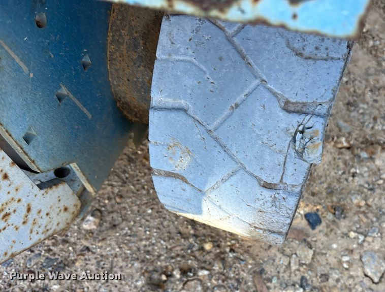 image for item ET7438 (4) Genie GS-2032 scissor lifts