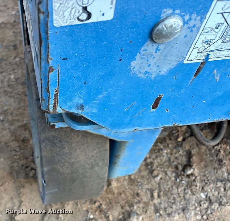 image for item ET7438 (4) Genie GS-2032 scissor lifts