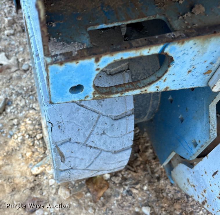 image for item ET7438 (4) Genie GS-2032 scissor lifts