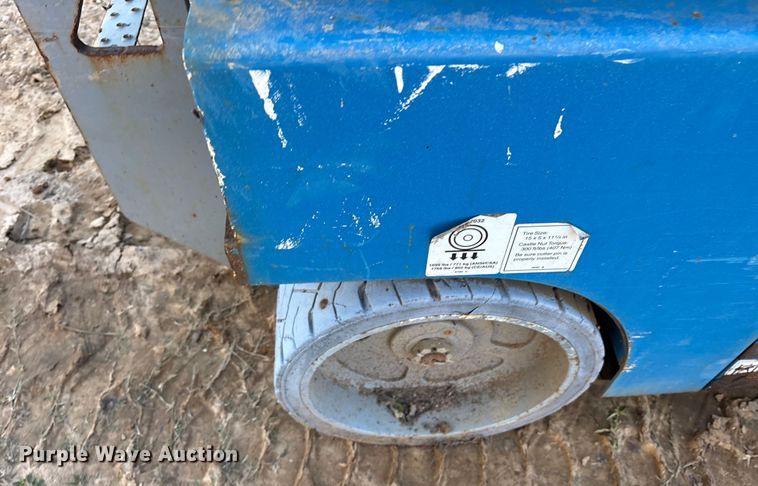 image for item ET7438 (4) Genie GS-2032 scissor lifts