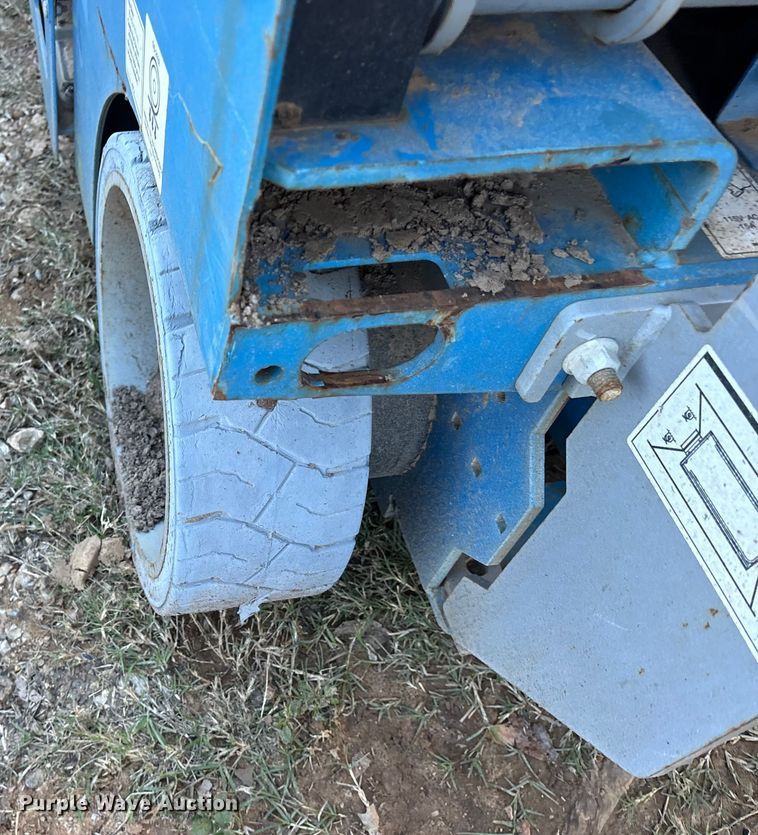 image for item ET7438 (4) Genie GS-2032 scissor lifts