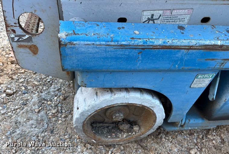 image for item ET7438 (4) Genie GS-2032 scissor lifts