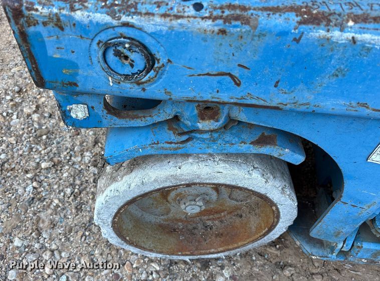 image for item ET7438 (4) Genie GS-2032 scissor lifts