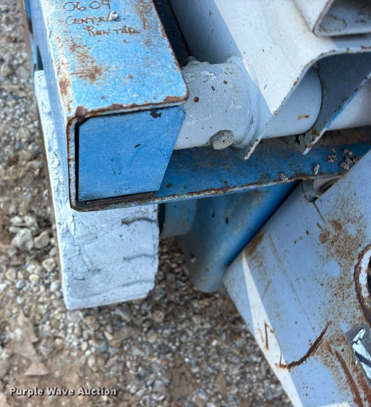 image for item ET7438 (4) Genie GS-2032 scissor lifts