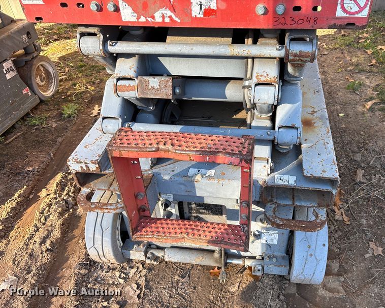 image for item ET7439 (3) Skyjack SJIII 3219 scissor lifts