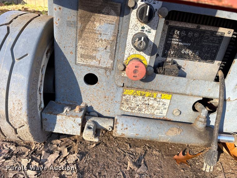 image for item ET7439 (3) Skyjack SJIII 3219 scissor lifts