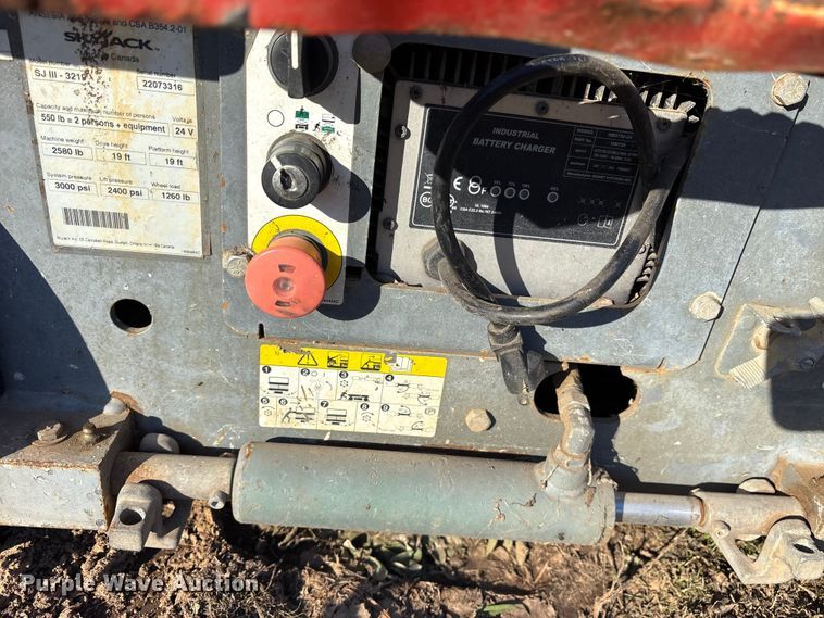 image for item ET7439 (3) Skyjack SJIII 3219 scissor lifts