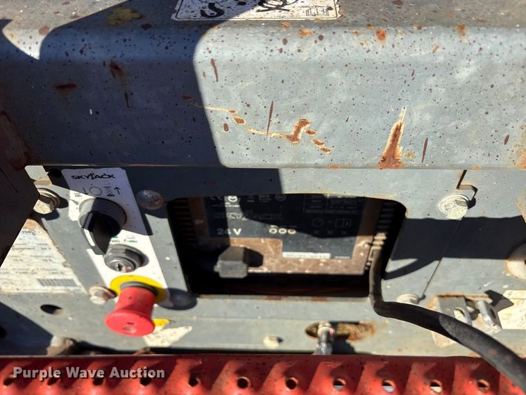 image for item ET7439 (3) Skyjack SJIII 3219 scissor lifts