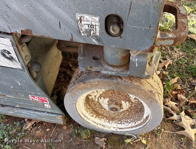 image for item ET7439 (3) Skyjack SJIII 3219 scissor lifts