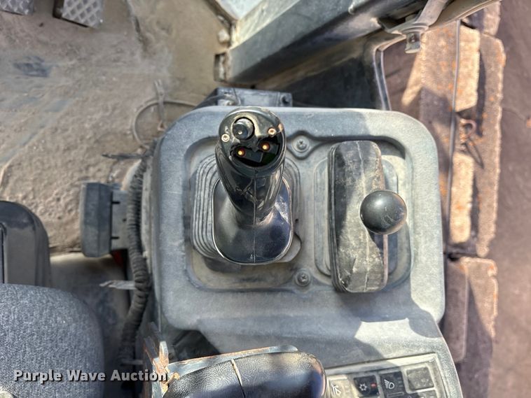 image for item ET7442 2006 John Deere 544J wheel loader