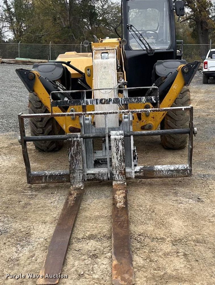 image for item ET7443 2011 Caterpillar TH514 telehandler