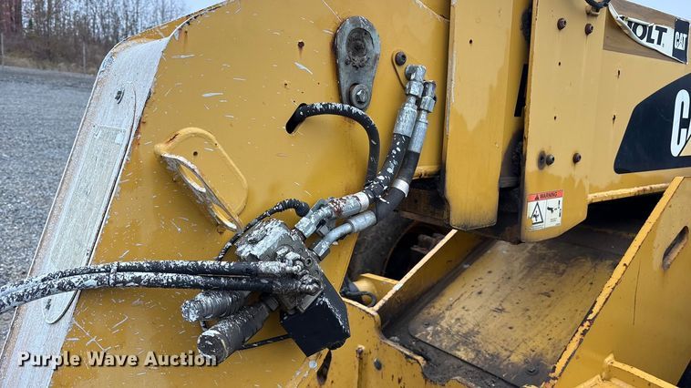 image for item ET7443 2011 Caterpillar TH514 telehandler