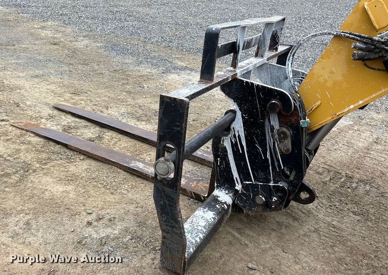 image for item ET7443 2011 Caterpillar TH514 telehandler