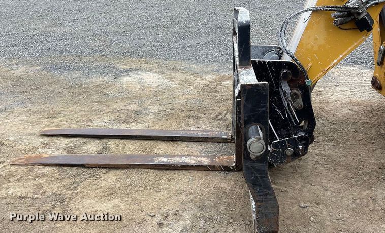 image for item ET7443 2011 Caterpillar TH514 telehandler