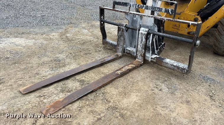 image for item ET7443 2011 Caterpillar TH514 telehandler