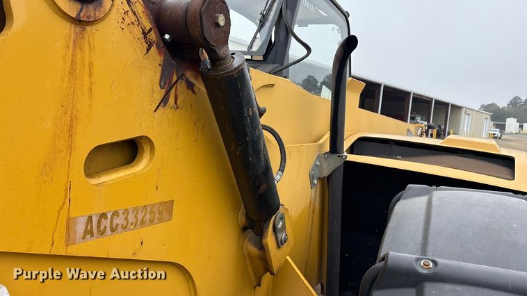 image for item ET7443 2011 Caterpillar TH514 telehandler