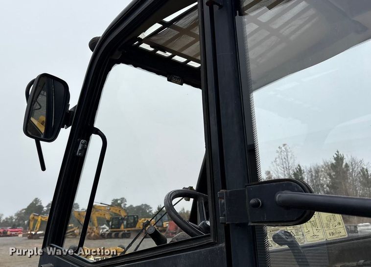 image for item ET7443 2011 Caterpillar TH514 telehandler