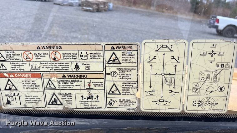 image for item ET7443 2011 Caterpillar TH514 telehandler