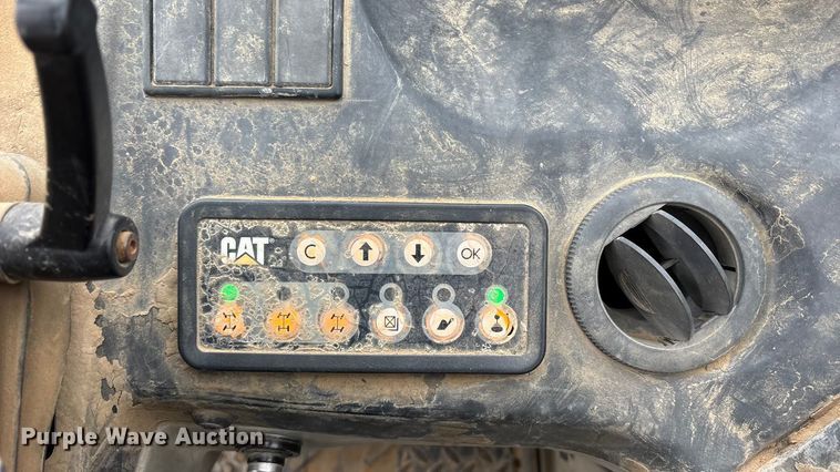 image for item ET7443 2011 Caterpillar TH514 telehandler