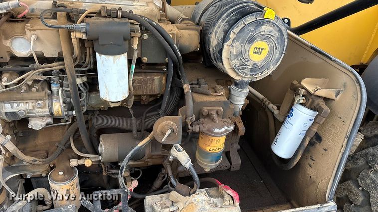 image for item ET7443 2011 Caterpillar TH514 telehandler