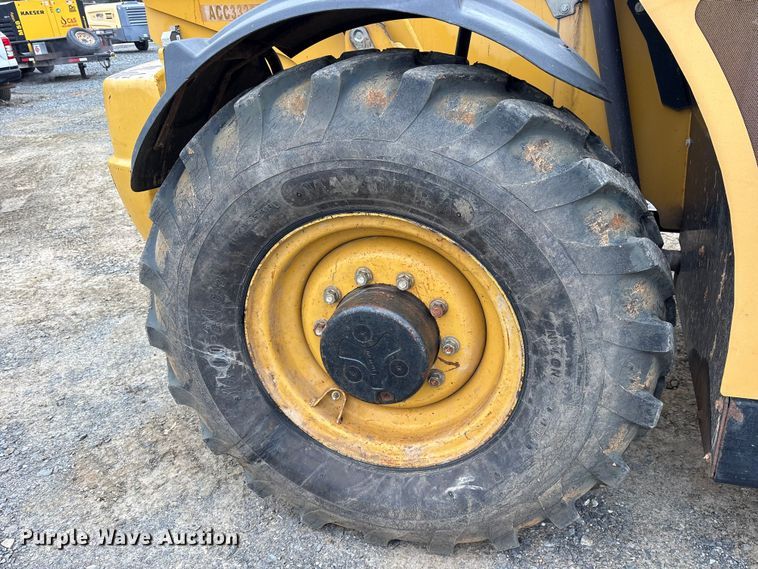 image for item ET7443 2011 Caterpillar TH514 telehandler