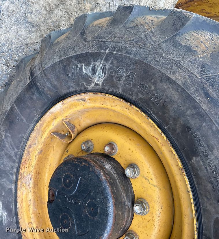 image for item ET7443 2011 Caterpillar TH514 telehandler