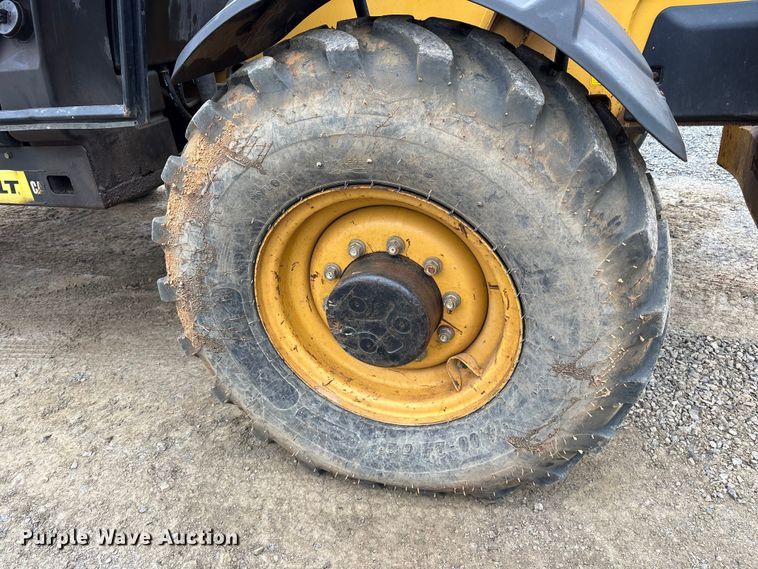 image for item ET7443 2011 Caterpillar TH514 telehandler