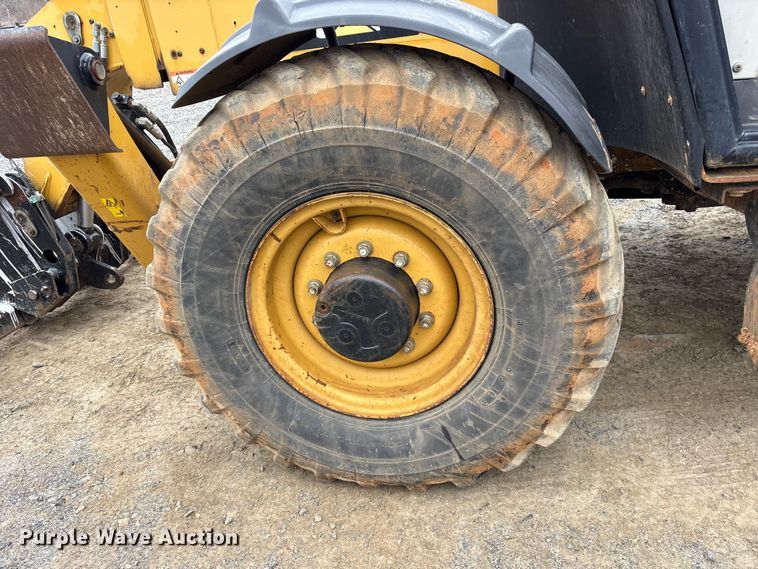 image for item ET7443 2011 Caterpillar TH514 telehandler