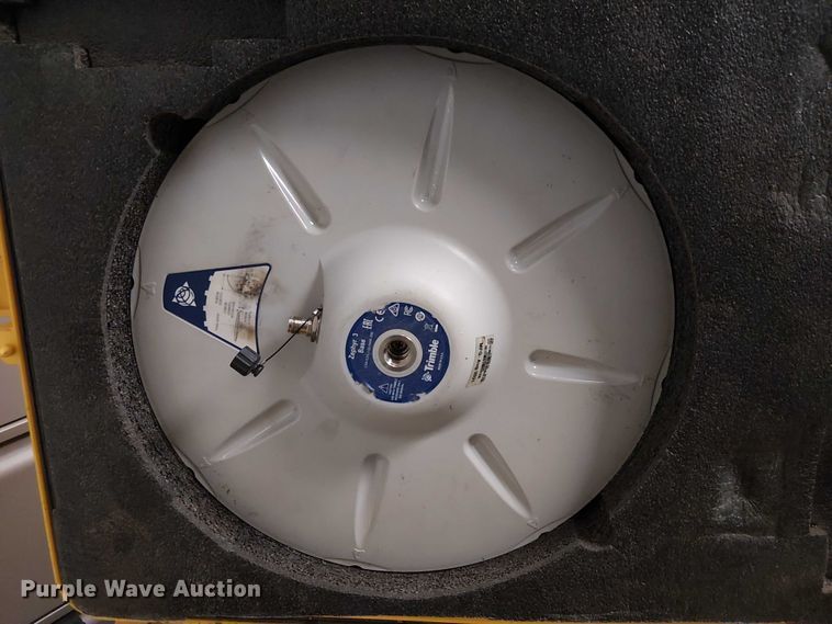 image for item EU2595 Trimble survey kit