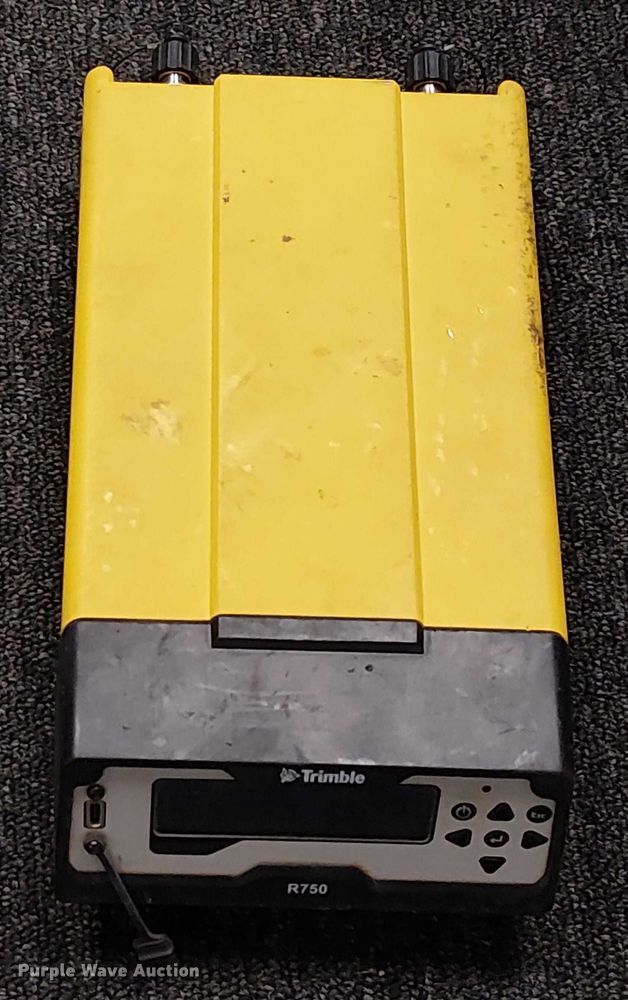 image for item EU2596 Trimble survey kit