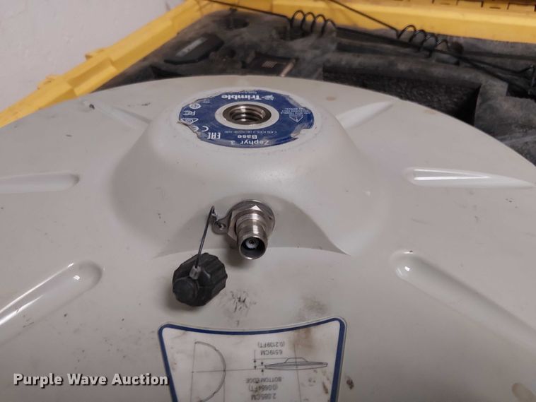 image for item EU2600 Trimble survey kit