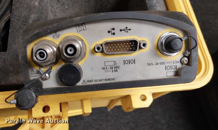 image for item EU2600 Trimble survey kit