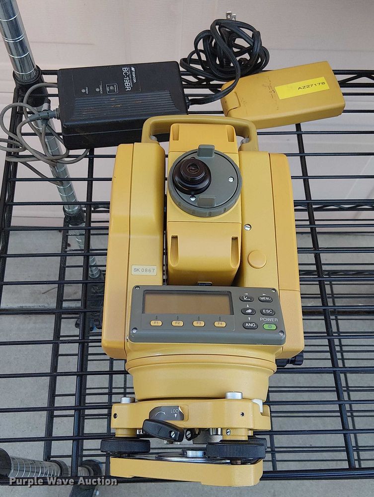 image for item EU2601 (2) Topcon total stations